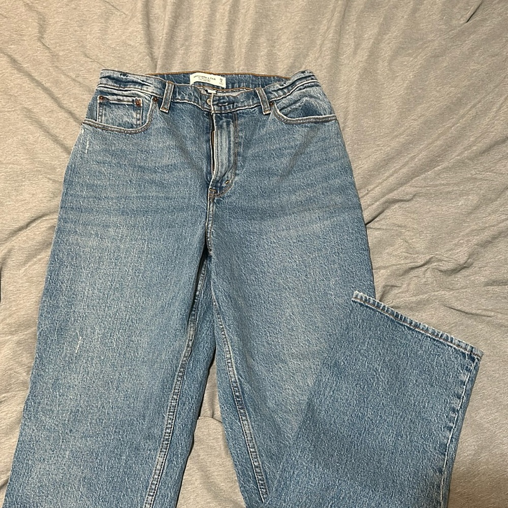 Abercrombie curve love ultra high rise 90s straight jean size 29 medium
